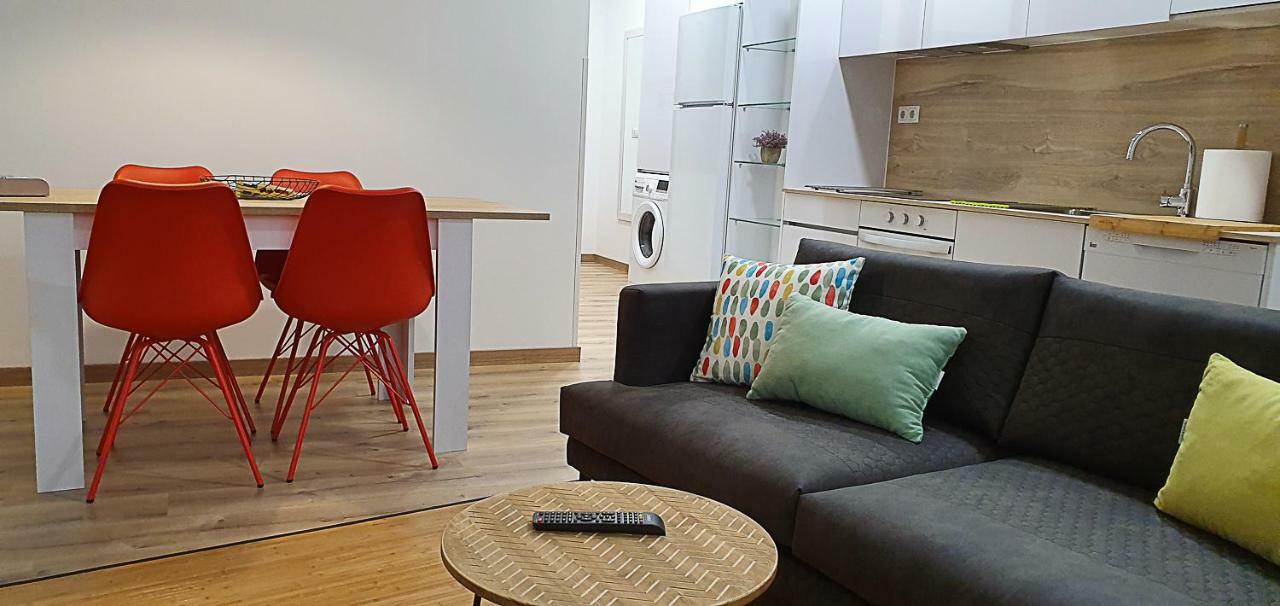 Apartamentos Antares 2 Milladoiro Dış mekan fotoğraf
